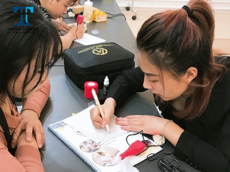 Linh Anh Academy địa điểm dạy phun xăm cấp tốc uy tín