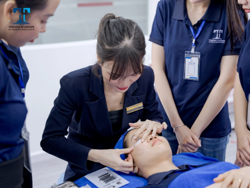 Người có thần số học số 6 nghề nghiệp nên chọn là nối mi