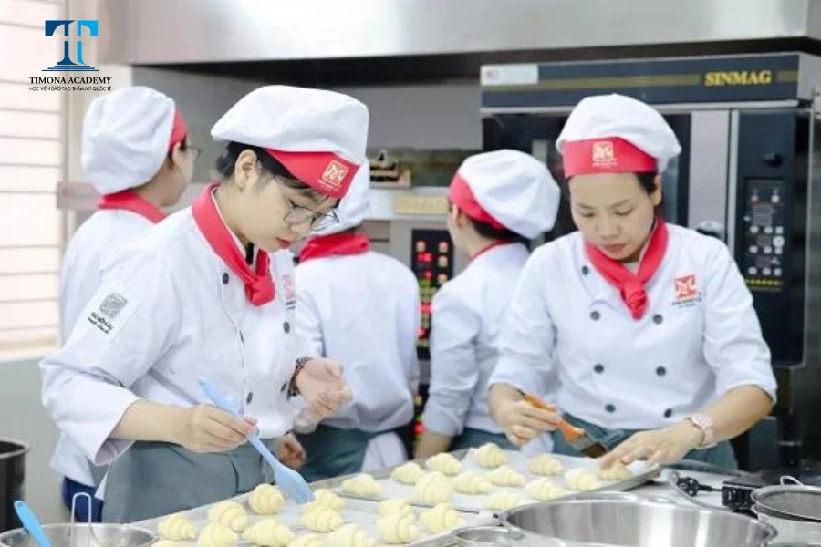 Nghề làm bánh ngọt phù hợp với độ tuổi 15 16