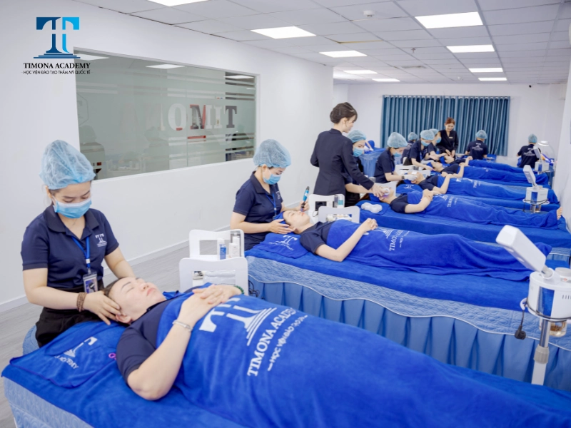 Nghỉ học sớm hãy học nghề spa chăm sóc da