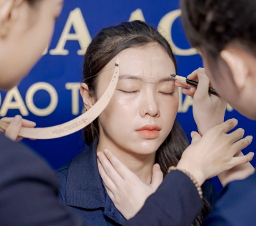 Ngành phun xăm thẩm mỹ có thu nhập hấp dẫn