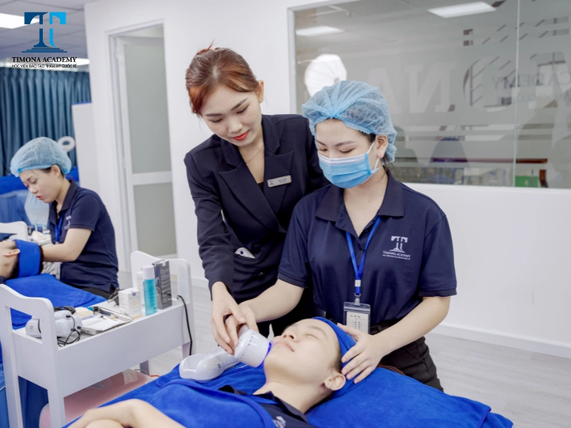 Nghề spa chăm sóc da - Top những ngành nghề không lo thất nghiệp