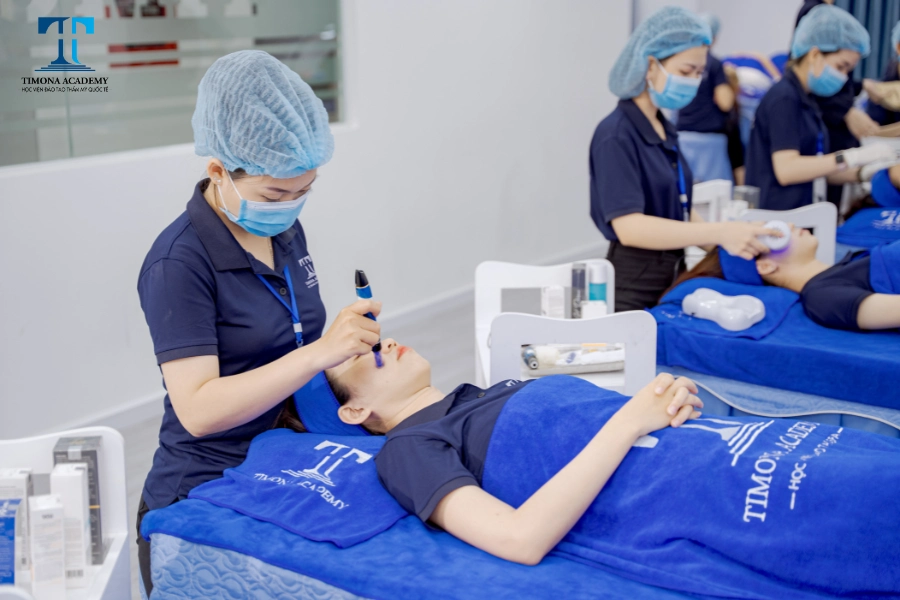 Hãy chọn chăm sóc da - giải đáp thắc mắc Phụ nữ có gia đình nên học nghề gì 