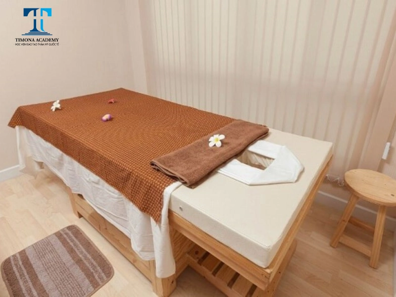 Giường gỗ được nhiều spa tin dùng