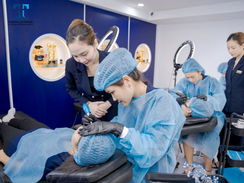 Nhân sự được đào tạo kỹ thuật bài bản