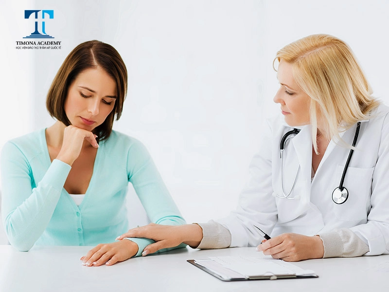 Thăm khám là bước đầu tiên trong quy trình 