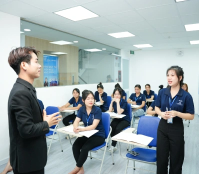 khóa kiên tại đội ngũ vô địch