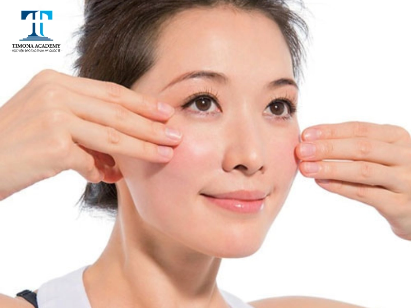Massage vùng má đúng cách theo quy trình