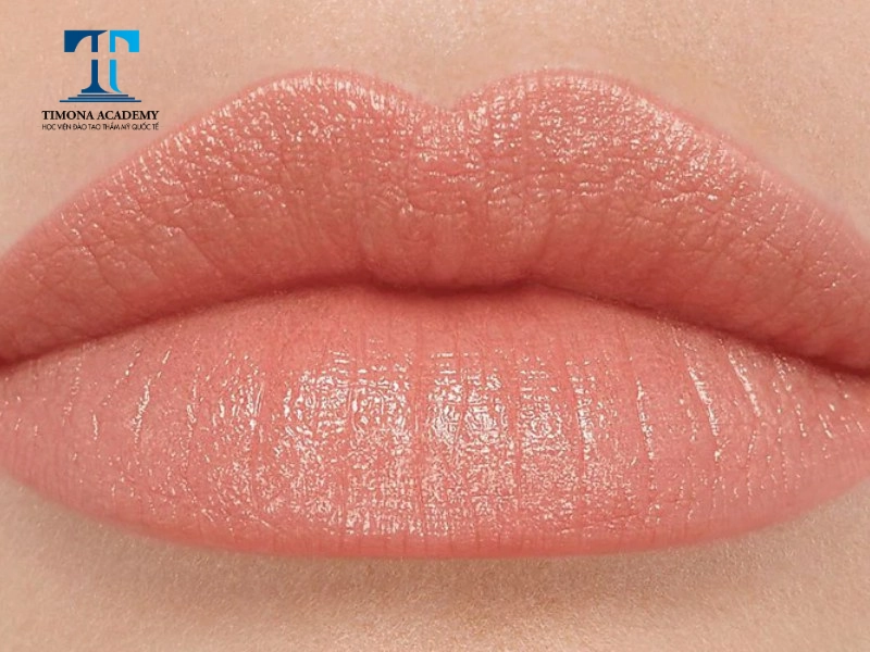 Màu nude tạo nên một diện mạo tinh tế