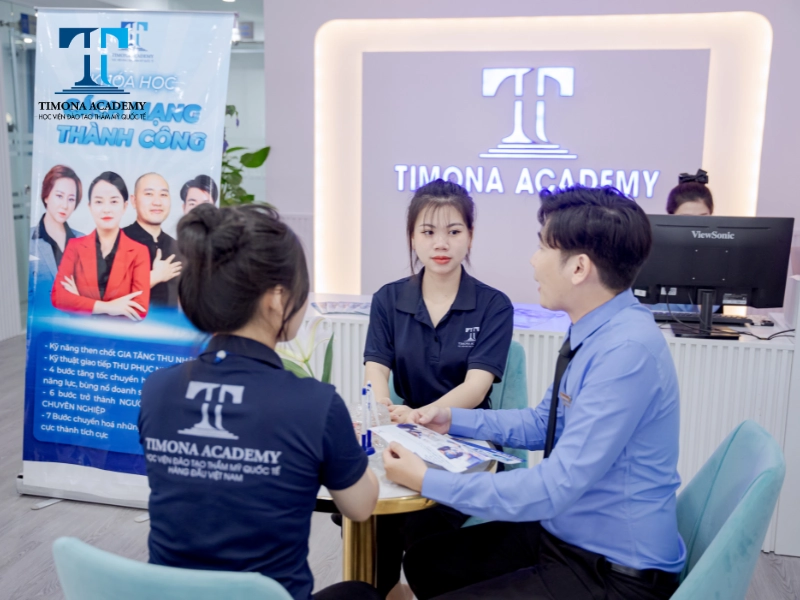 Đăng ký các khóa học làm đẹp để học thêm nhiều kiến thức mới