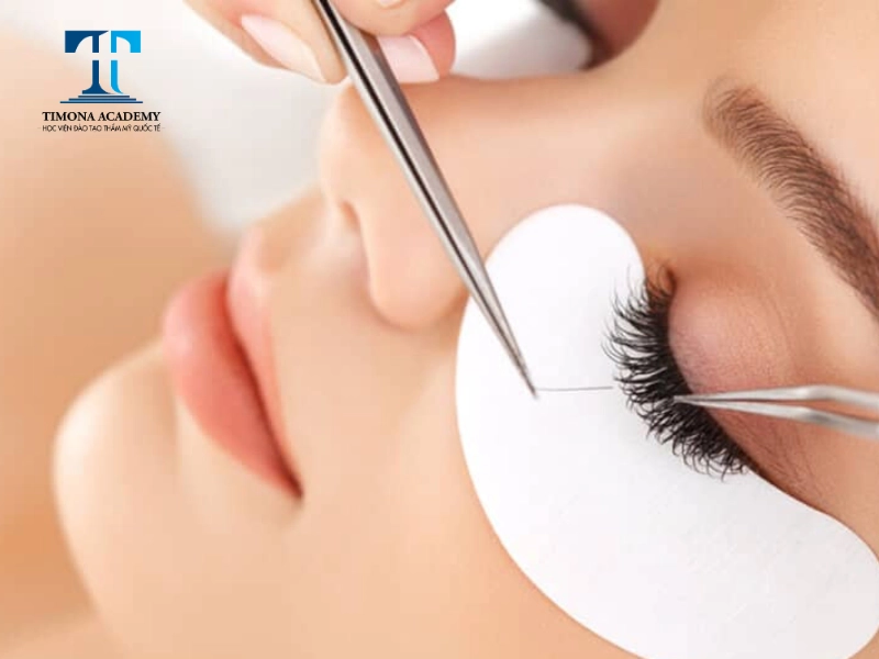 Kiểu nối mi Hàn Quốc giúp đôi mắt trông mềm mại và tự nhiên