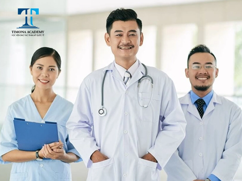 Nghề bác sĩ chuyên khoa có mức lương khủng