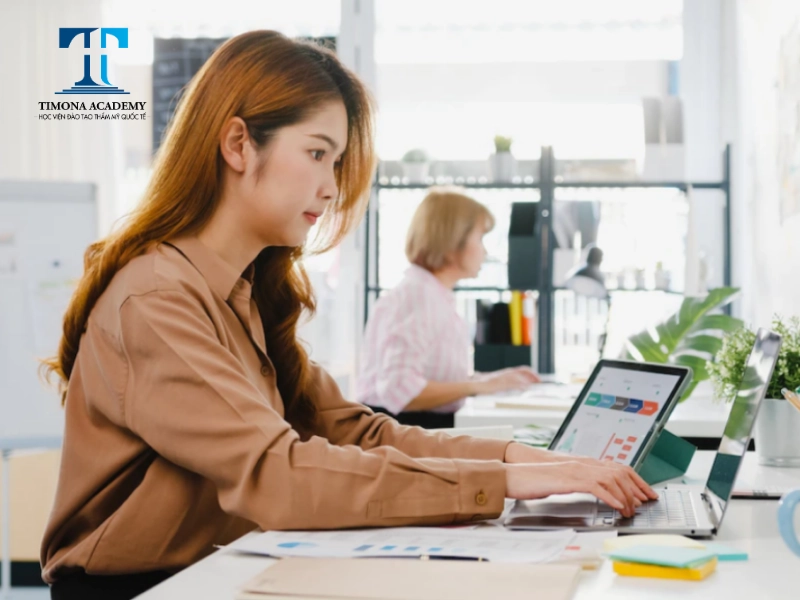 Người chậm chạp có thể thử sức với nghề biên tập viên