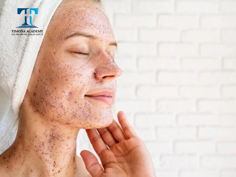 Việc tẩy tế bào chết thường xuyên sau khi tái tạo da khiến da tổn thương nghiêm trọng