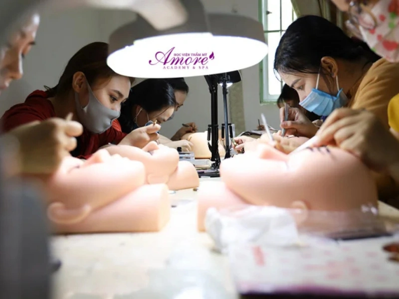 Amore Beauty với đội ngũ giảng viên giàu kinh nghiệm