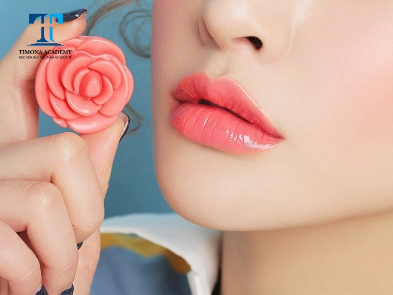 Nên sử dụng mực phun xăm hữu cơ có nguồn gốc xuất xứ rõ ràng