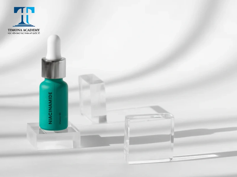 Niacinamide không nên dùng chung với serum vitamin C