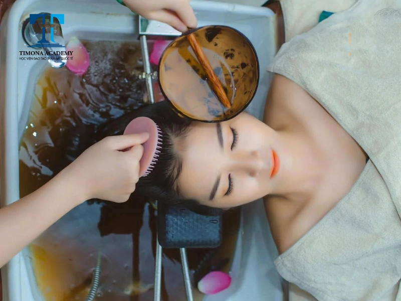 Khóa học gội đầu dưỡng sinh miễn phí đang rất được ưa chuộng