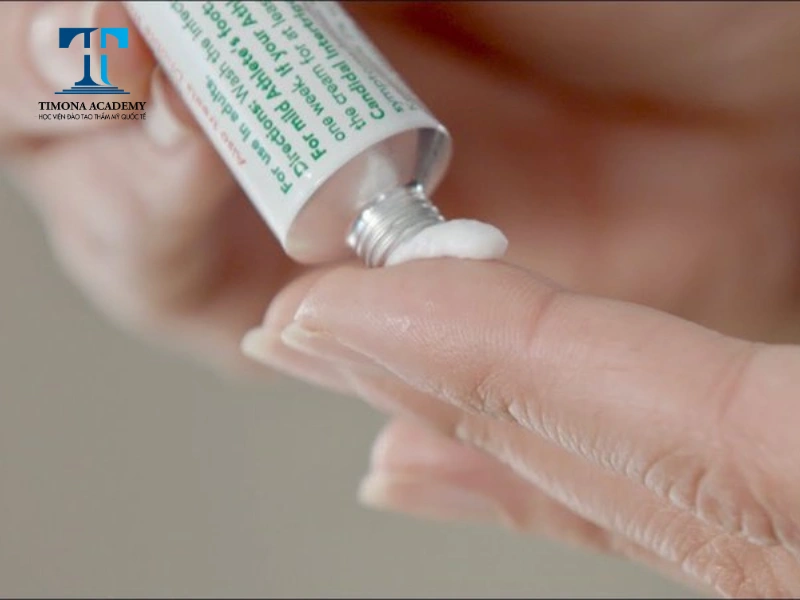 Corticoid là thành phần trong mỹ phẩm dễ gây kích ứng da