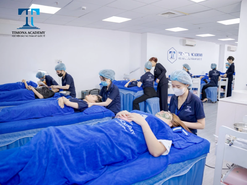 Học khóa học spa ngắn hạn là có thể đi làm