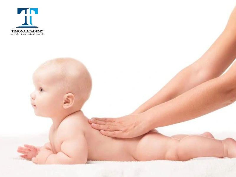 Học massage cho trẻ sơ sinh là kỹ thuật khó cần được học trước khi thực hiện