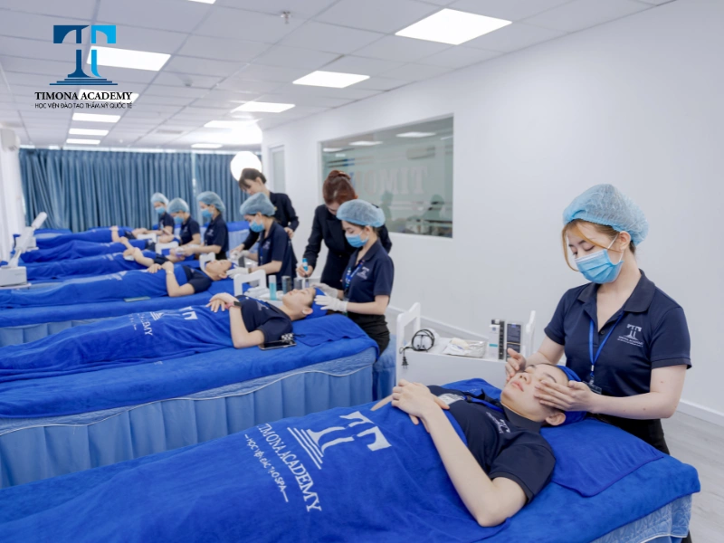 Không giỏi toán có thể tham khảo ngành chăm sóc sắc đẹp