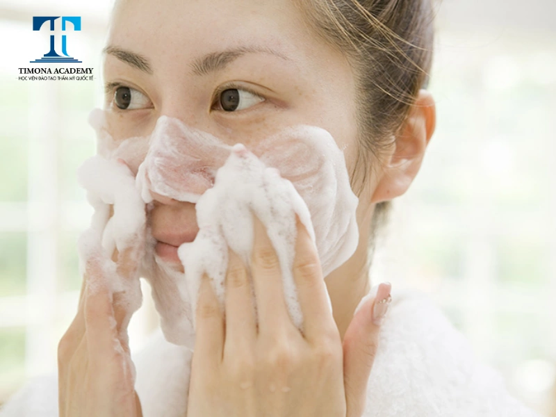 Lựa chọn sản phẩm skincare phù hợp với đặc tính của làn da dầu mụn để mang lại hiệu quả tối ưu