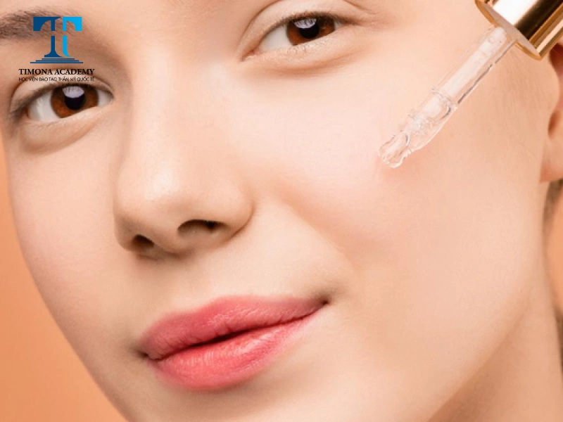 Serum đặc trị là bước không thể thiếu trong quy trình skincare da không đều màu