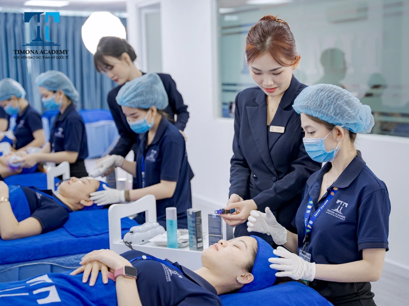 Timona Academy - Nơi chất lượng đào tạo, đội ngũ giảng viên và môi trường hiện đại hội tụ, luôn đặt học viên làm trung tâm.