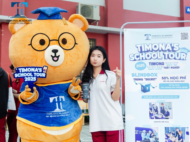 Học sinh trường THPT Ngô Thời Nhiệm