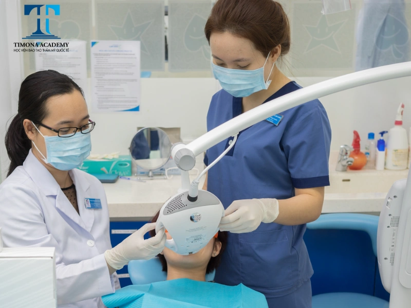 Phụ tá Bác sĩ nha Khoa