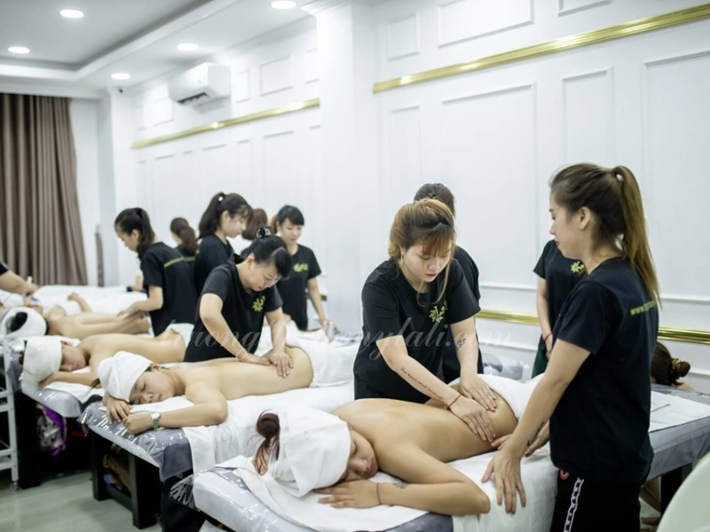 Trường đào tạo dạy nghề massage trị liệu Lali