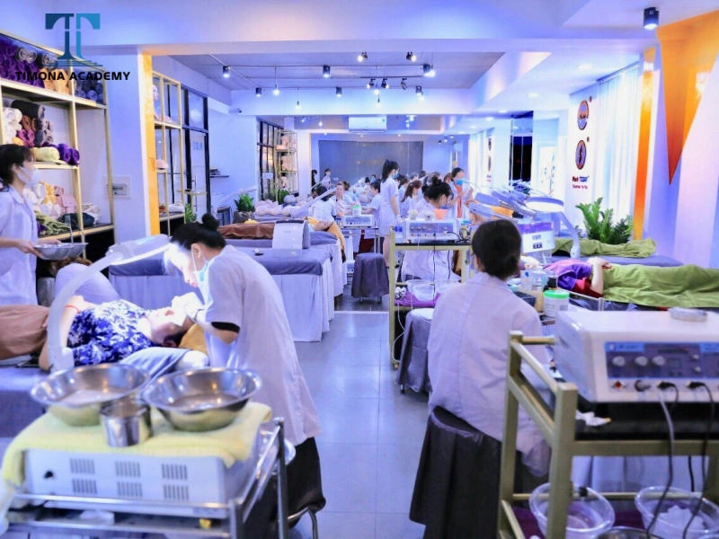 Nhóm nghề dịch vụ - Chăm sóc