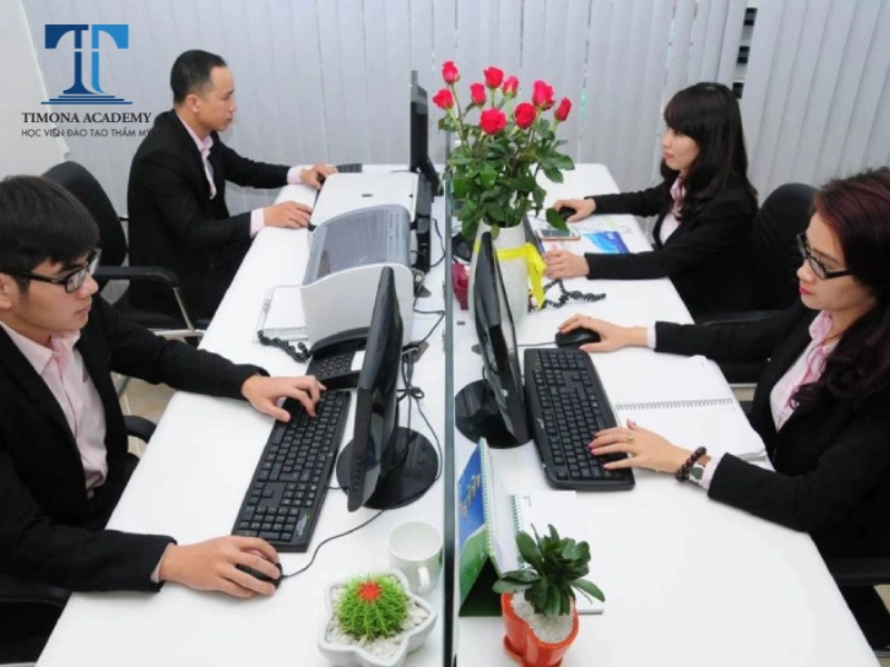 Dân văn phòng nằm trong top 1 những ngành có nguy cơ bị thay thế