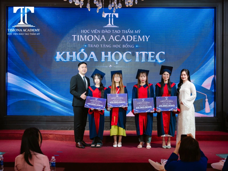 4 học viên xuất sắc nhận được học bổng khóa học ITEC trị giá 48 triệu/ suất